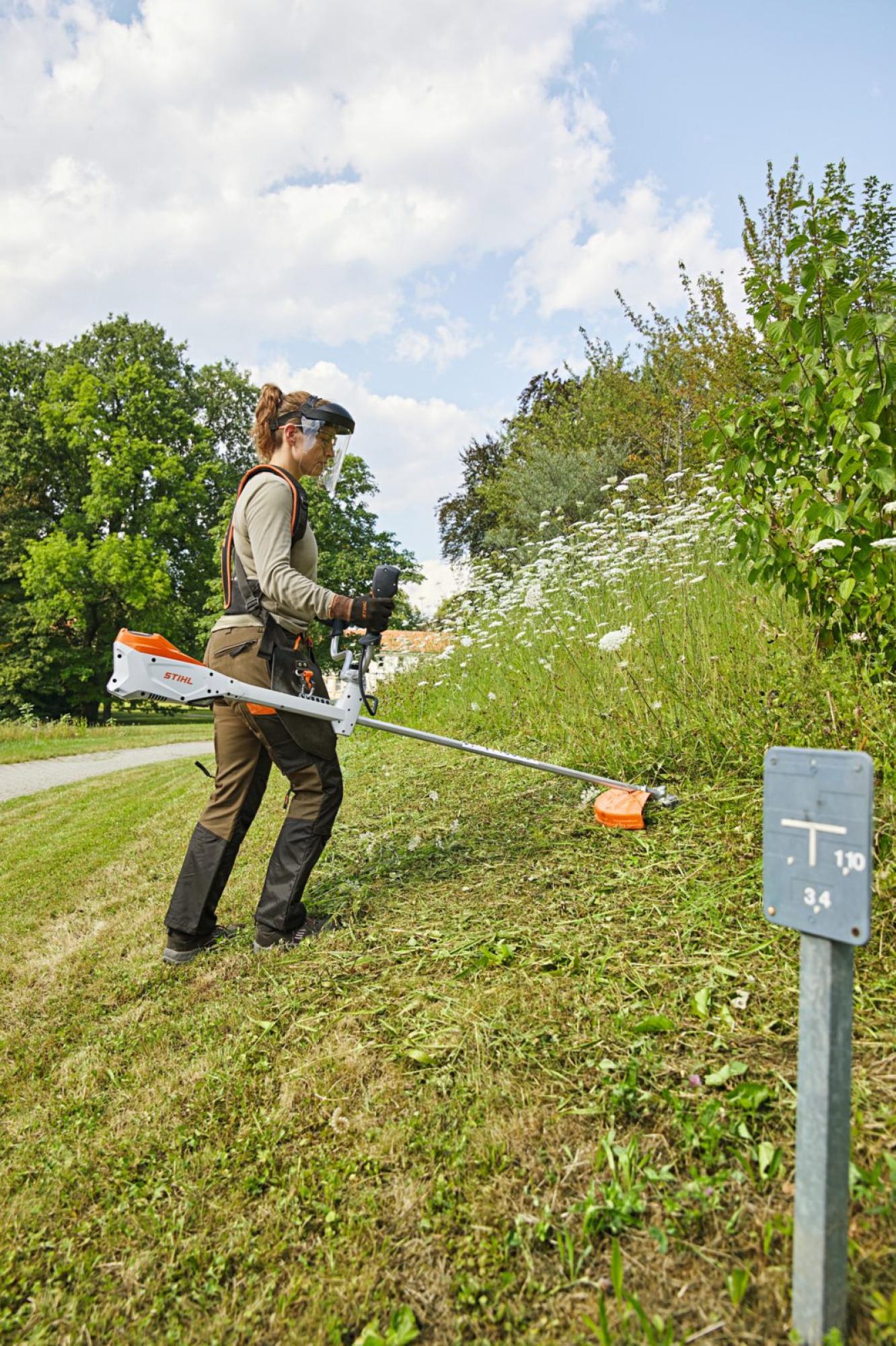 STIHL FSA 135 Akkumulátoros fűkasza (Akkumulátor és töltő nélkül)