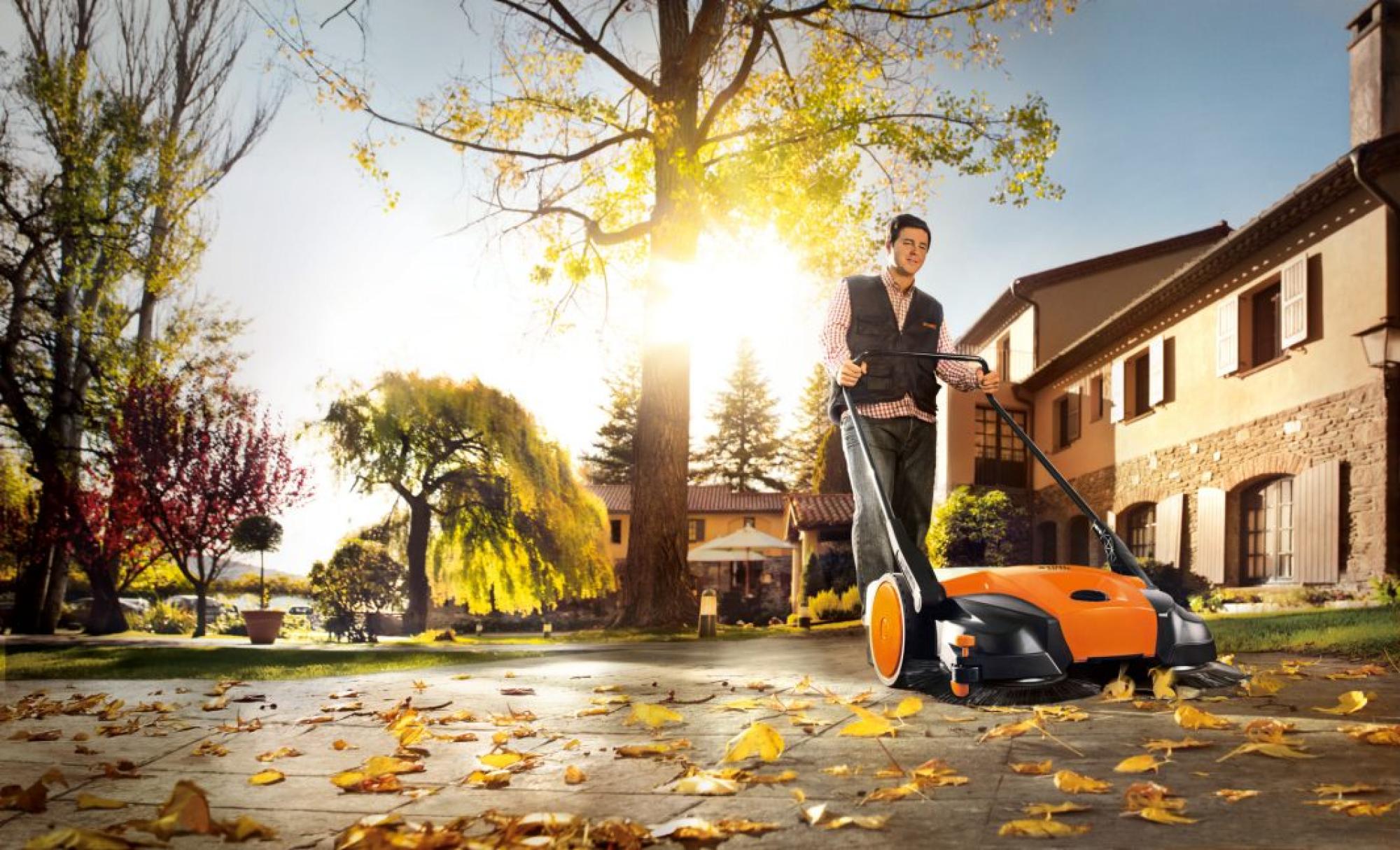 STIHL KG 770 Kézi seprőgép