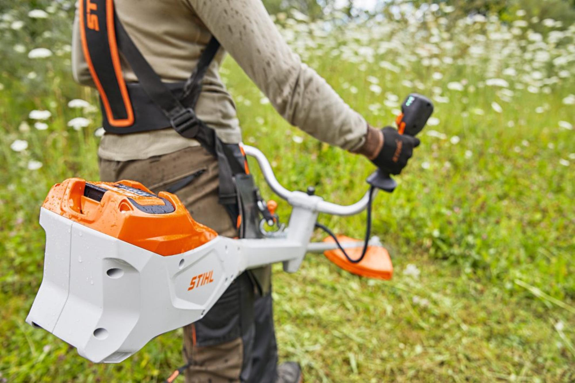 STIHL FSA 135 Akkumulátoros fűkasza (Akkumulátor és töltő nélkül)