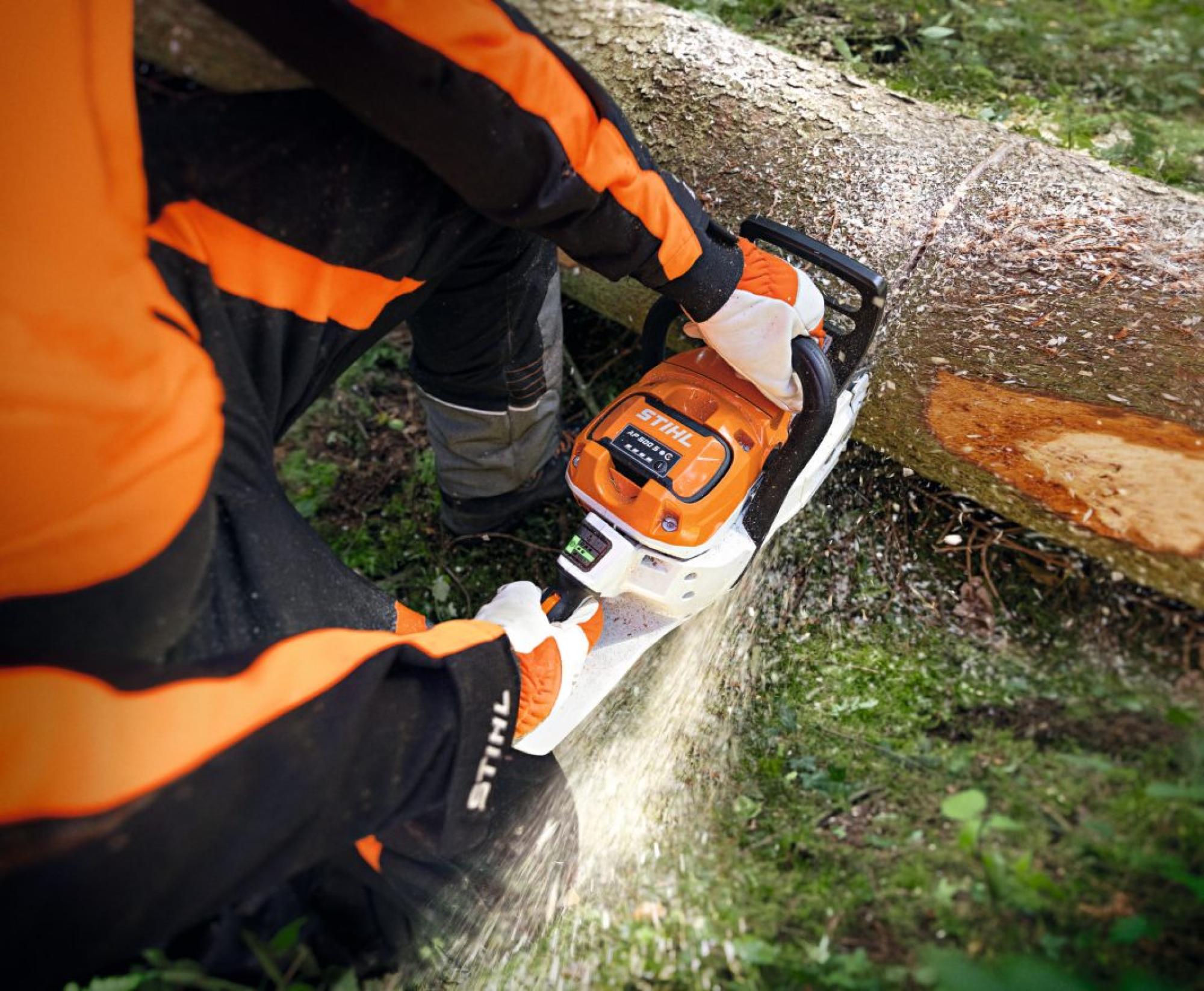 STIHL MSA 300 Akkumulátoros láncfűrész (akkumulátor és töltő nélkül)