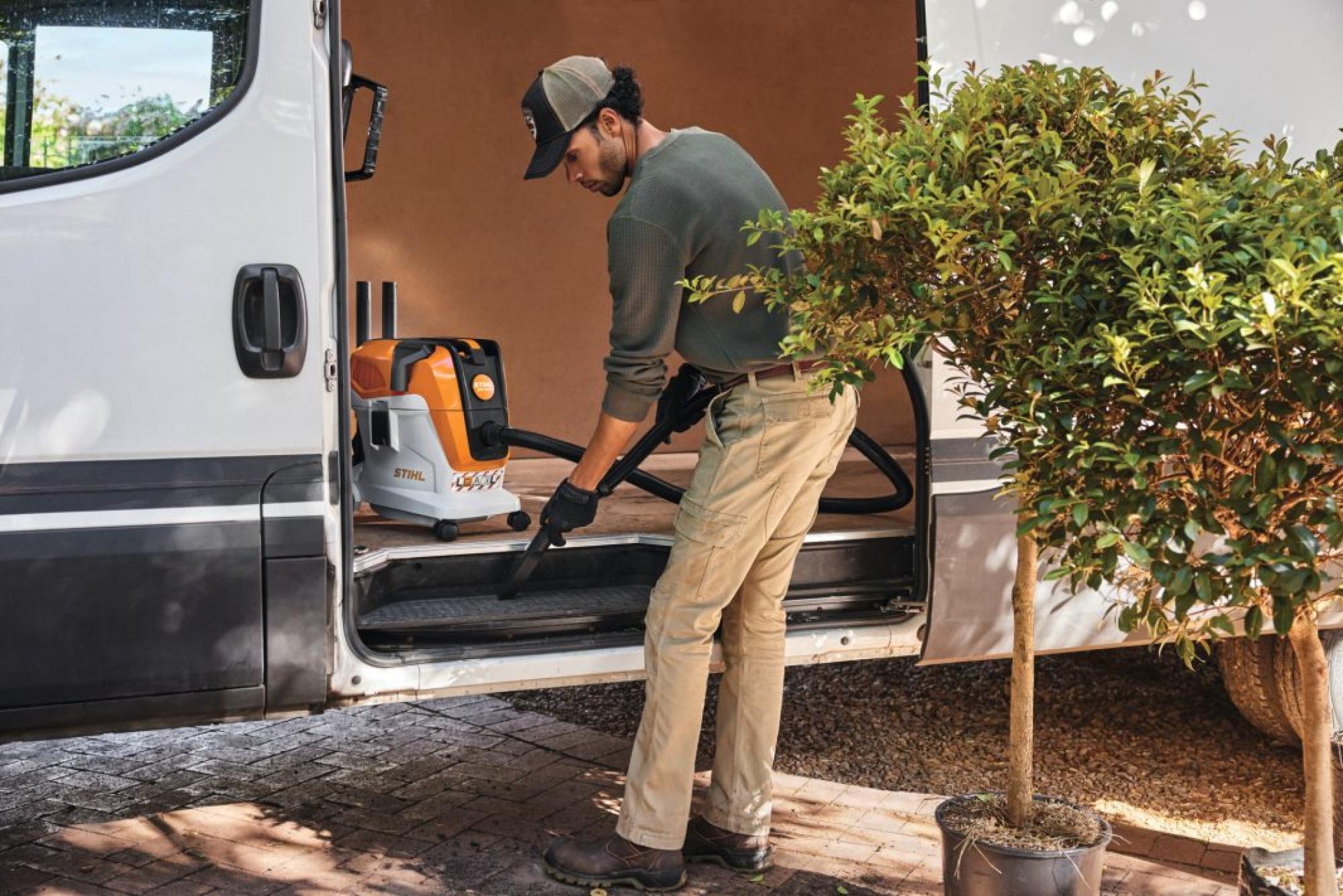 SEA 100 L Akkumulátoros porszívó (akkumulátor és töltő nélkül)