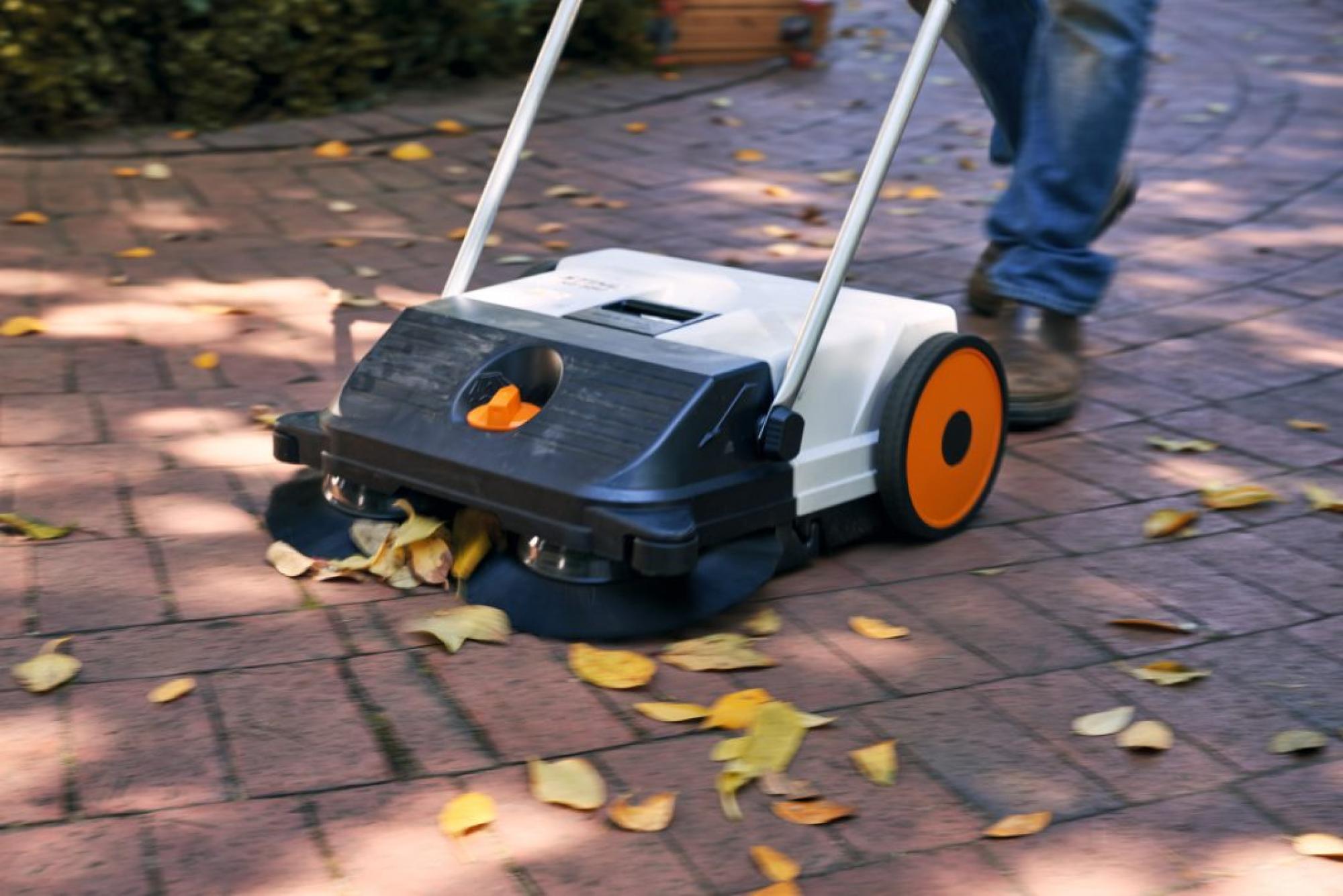 STIHL KG 550 Kézi seprőgép