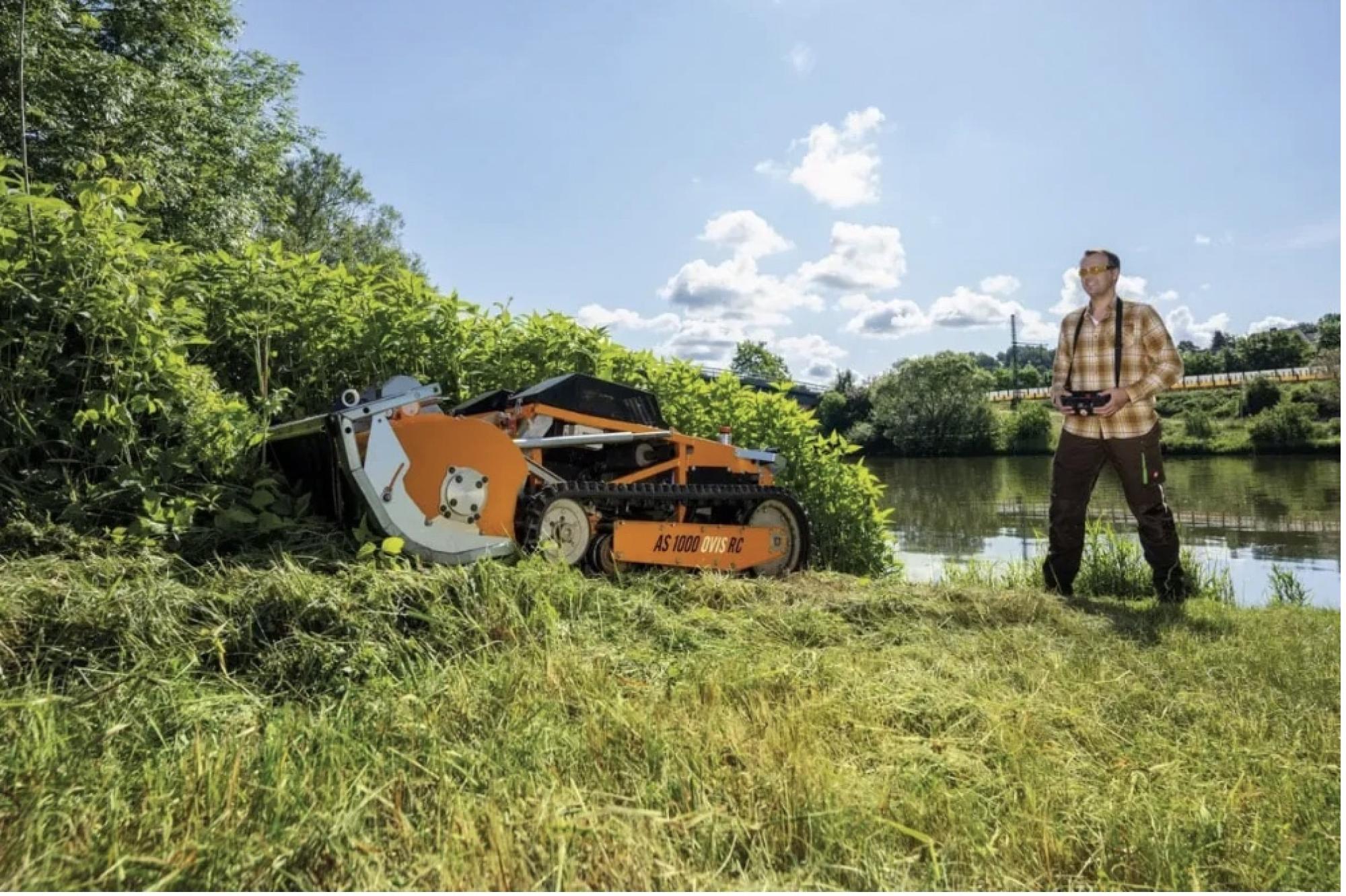 AS-Motor AS 1000 OVIS EVO RC rádiótávirányítású lengőkéses szárzúzó