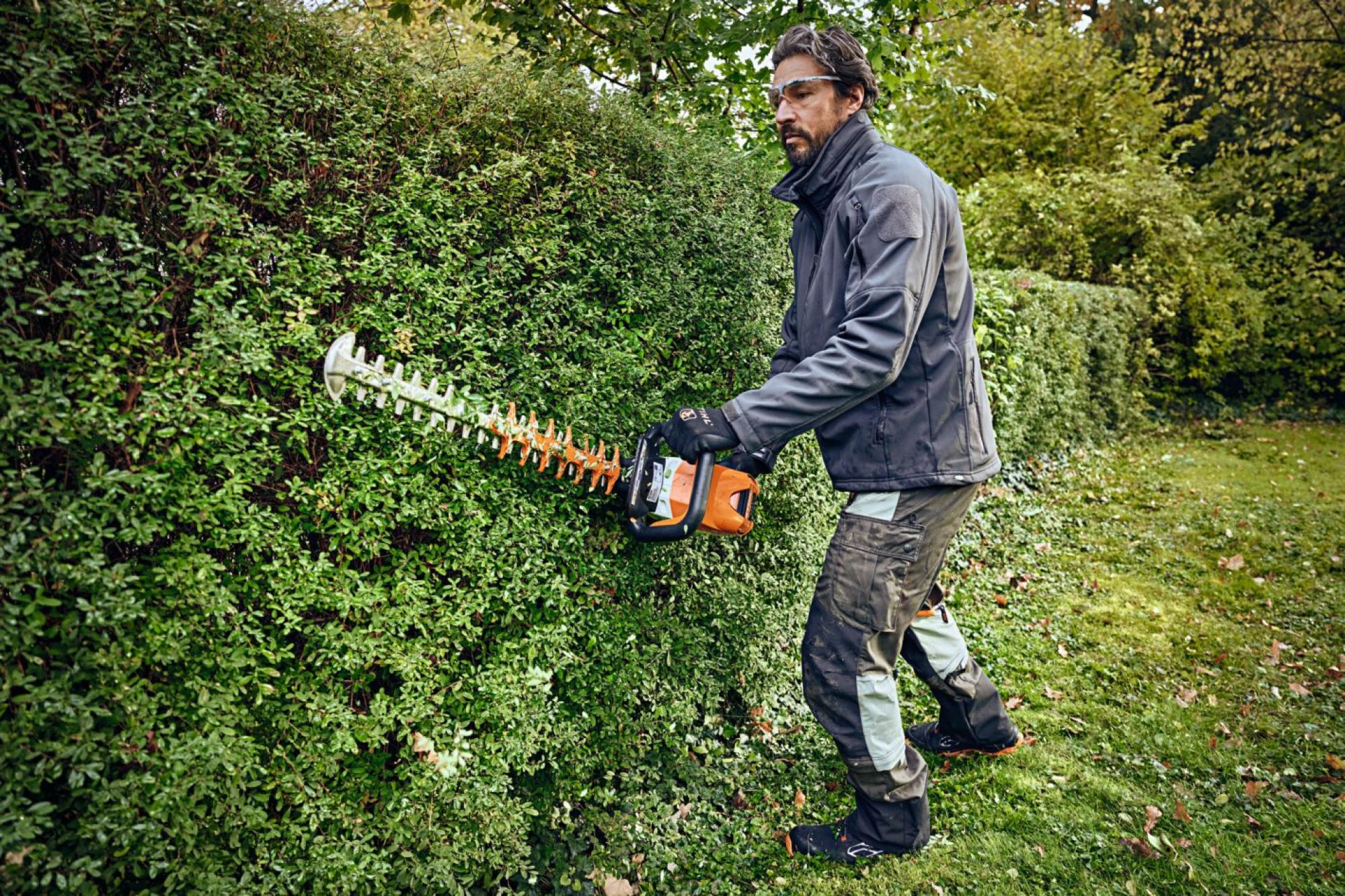 STIHL HSA 100 Akkumulátoros sövénynyíró (Akkumulátor és töltő nélkül)