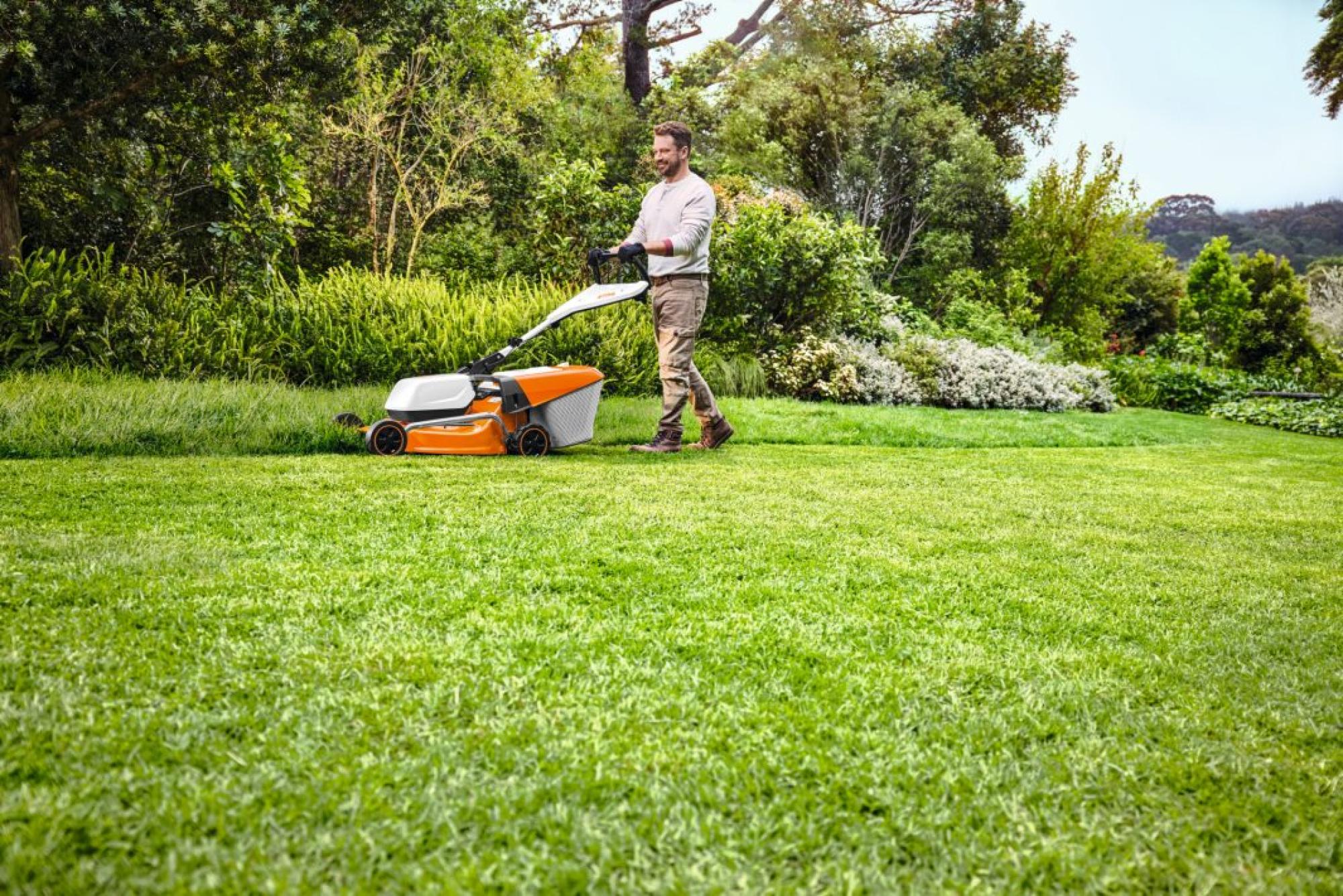 STIHL RMA 253.3 T Akkumulátoros fűnyíró (akkumulátor és töltő nélkül)